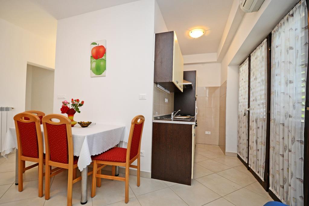 Apartments Mira Veleniki Esterno foto